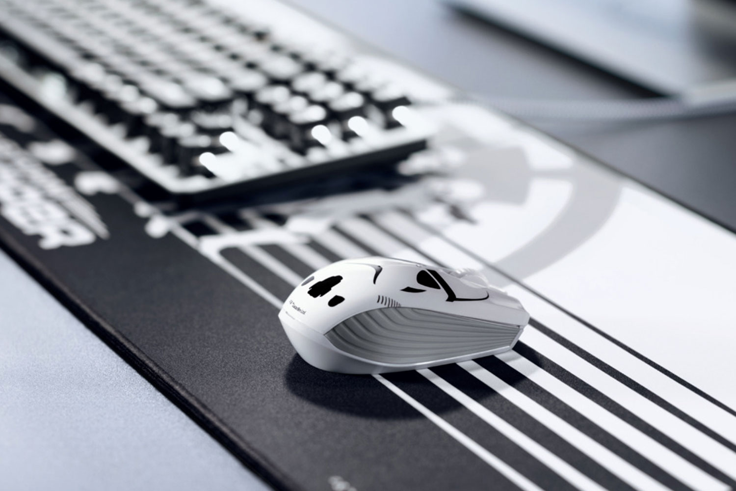 La souris gaming sans fil Razer Atheris Stormtrooper Ed à 38,50€ (-45%)  chez  - Bon plan - Gamekult
