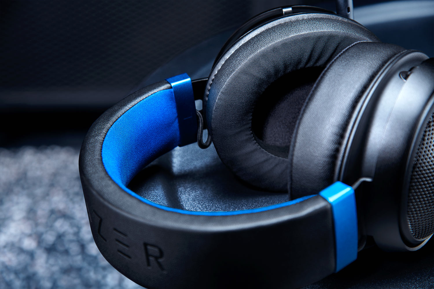 Razer Kraken for Console - Фото 3 проводная гарнитура с толстым и мягким оголовьем