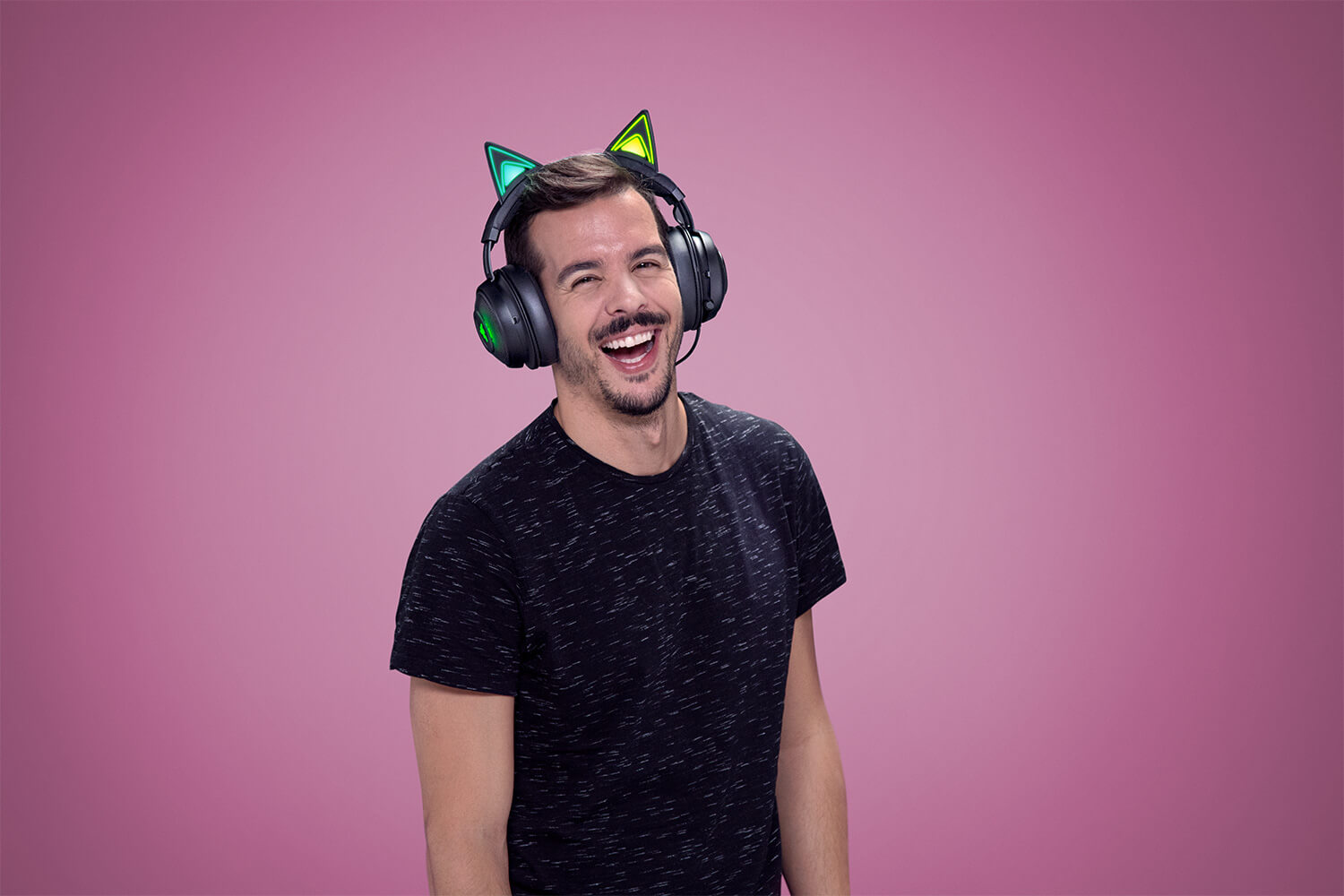 Razer Kraken Kitty Edition - Купить гарнитуру с ушками для стримеров на  Razer.ru