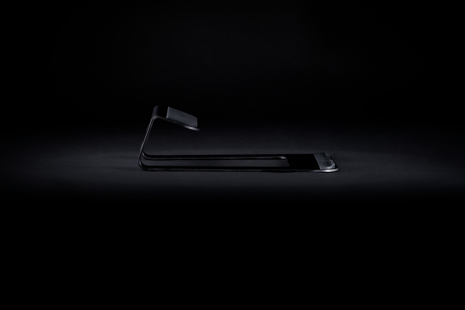 Razer Laptop Stand - Фото 3 Алюминиевая устойчивая подставка под ноутбуки 15 диагонали