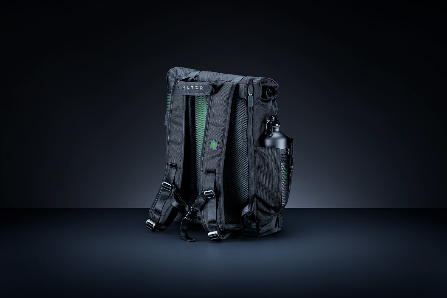 Razer Recon Rolltop Backpack (15.6") - Фото 7 Боковой карман для бутылки с водой