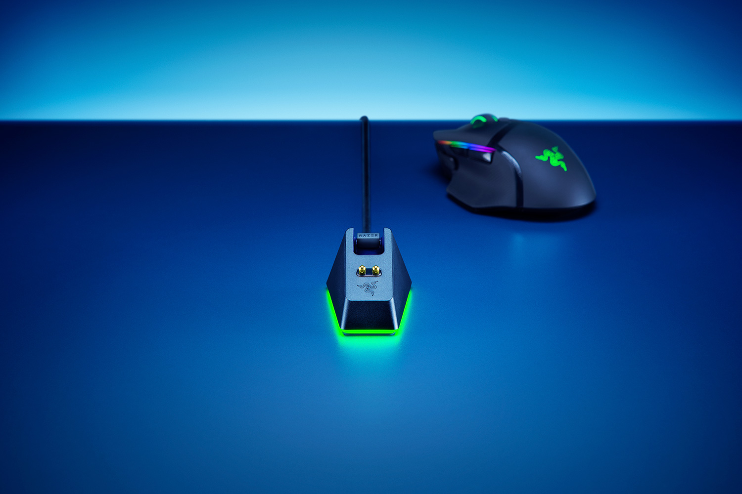 Razer Mouse Dock Chroma - Купить зарядную док-станцию для мыши на Razer.ru