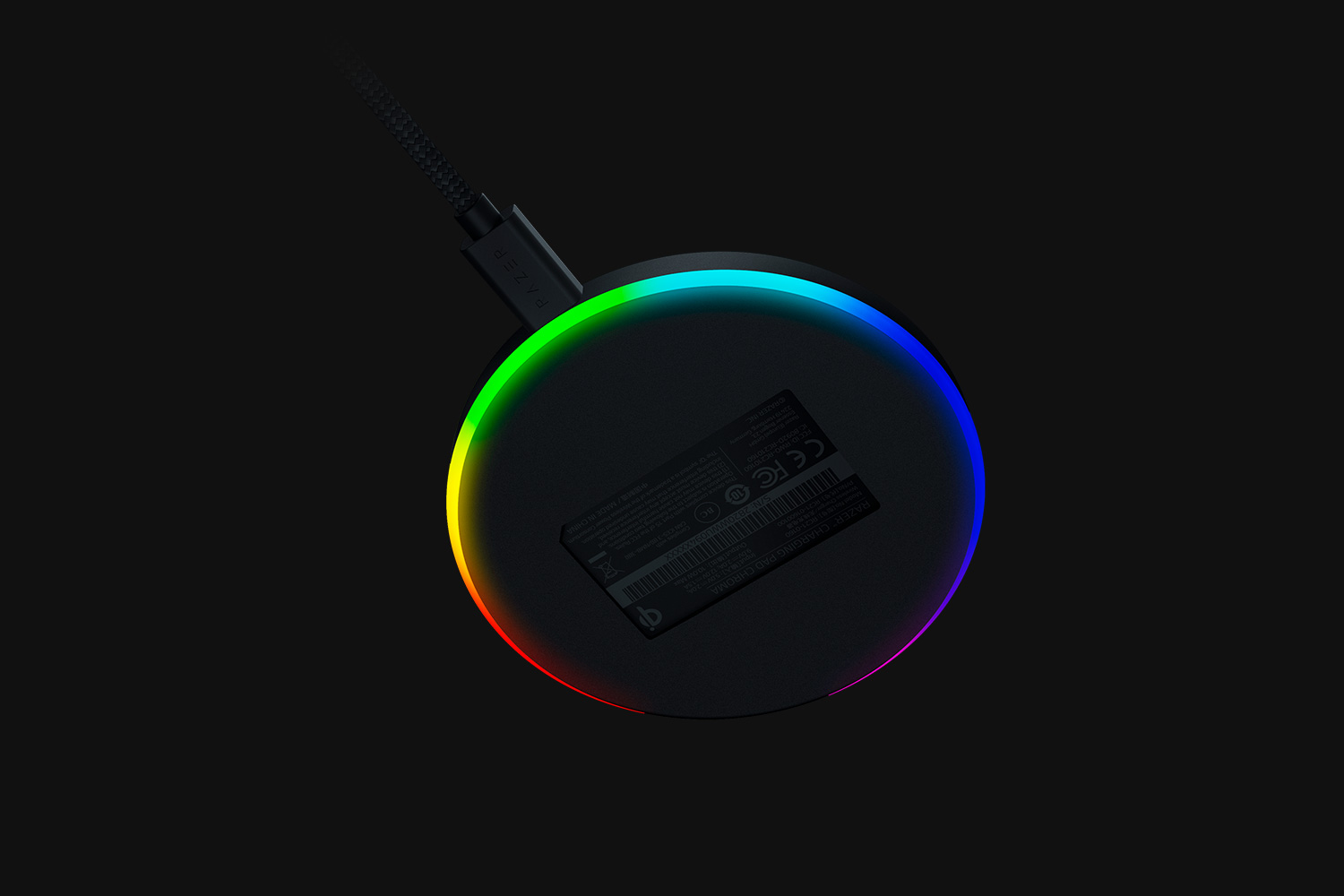 Razer Charging Pad Chroma - Купить беспроводную зарядку на Razer.ru