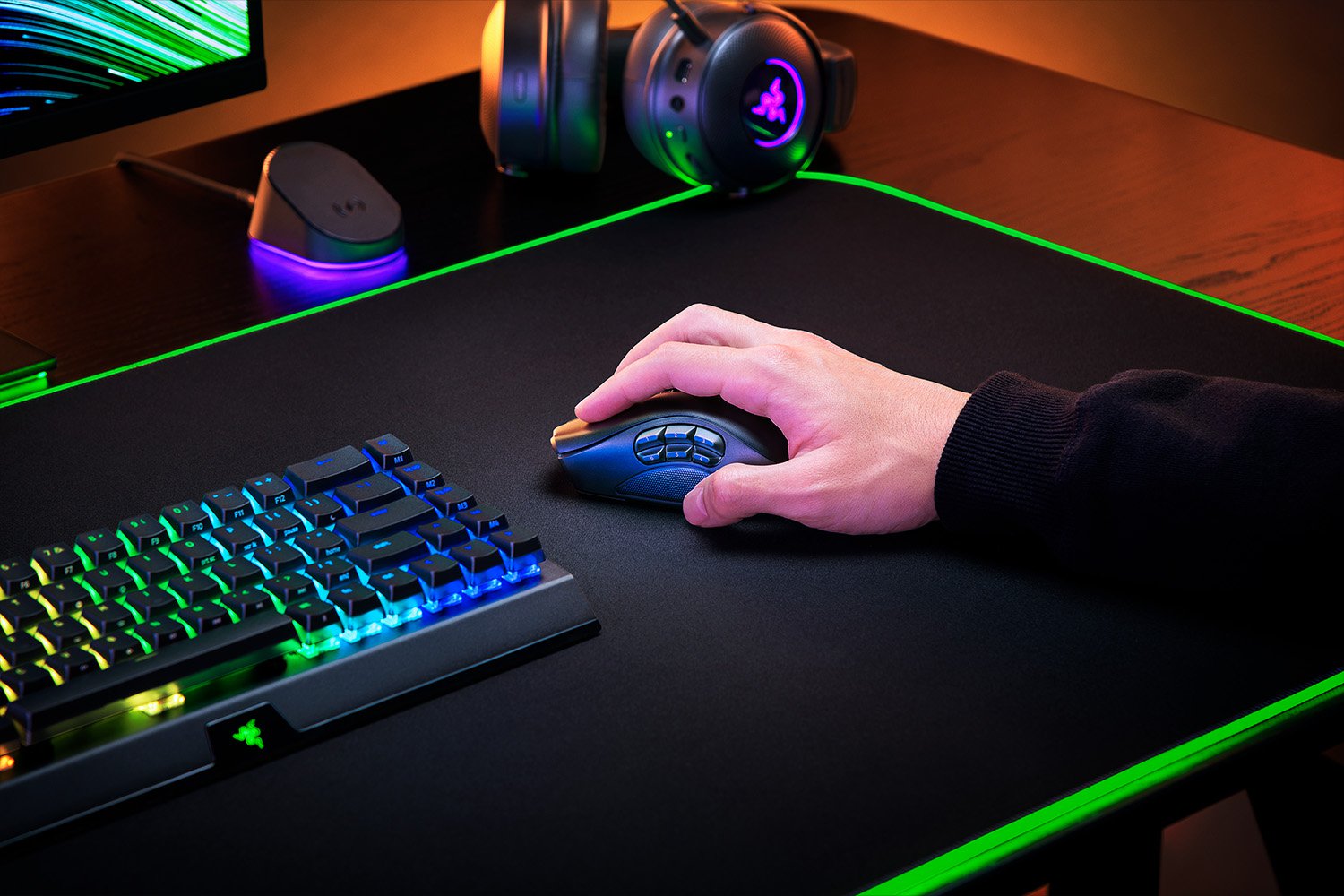 Razer Naga V2 Pro — Купить беспроводную многокнопочную мышь на Razer.ru