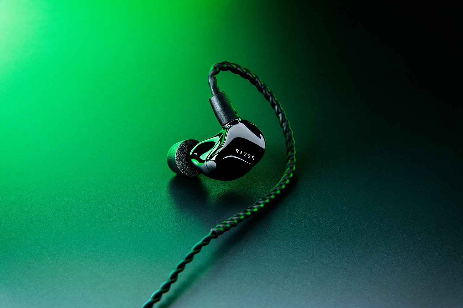 Razer Moray — Купить внутриканальные IEM наушники на Razer.ru