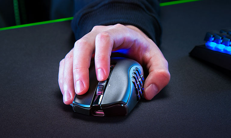 Razer Naga V2 Pro — Купить беспроводную многокнопочную мышь на Razer.ru