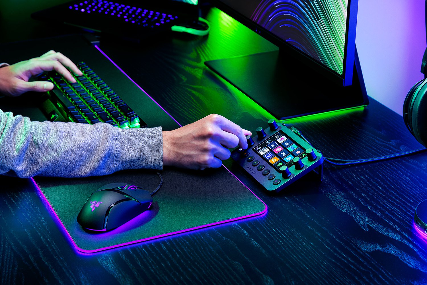 Razer Stream Controller — Купить многозадачную консоль для работы с  контентом на Razer.ru