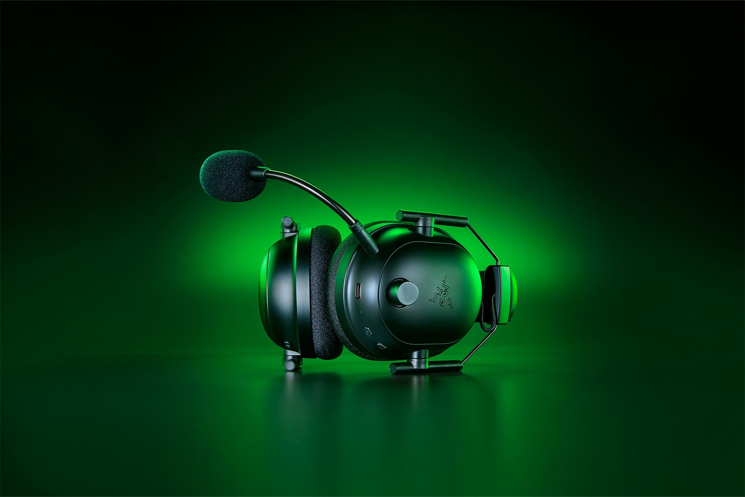 Razer BlackShark V2 Pro — Купить беспроводную киберспортивную гарнитуру для  консоли Razer.ru