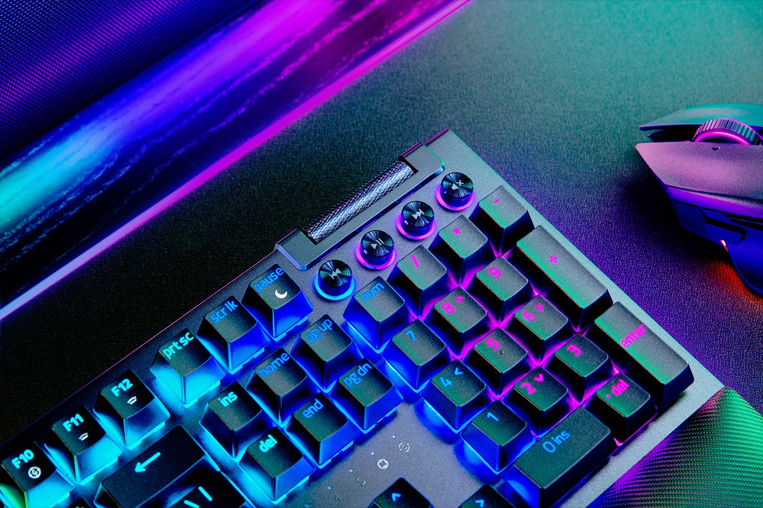 Razer BlackWidow V4 Pro — Купить игровую механическую клавиатуру на Razer.ru