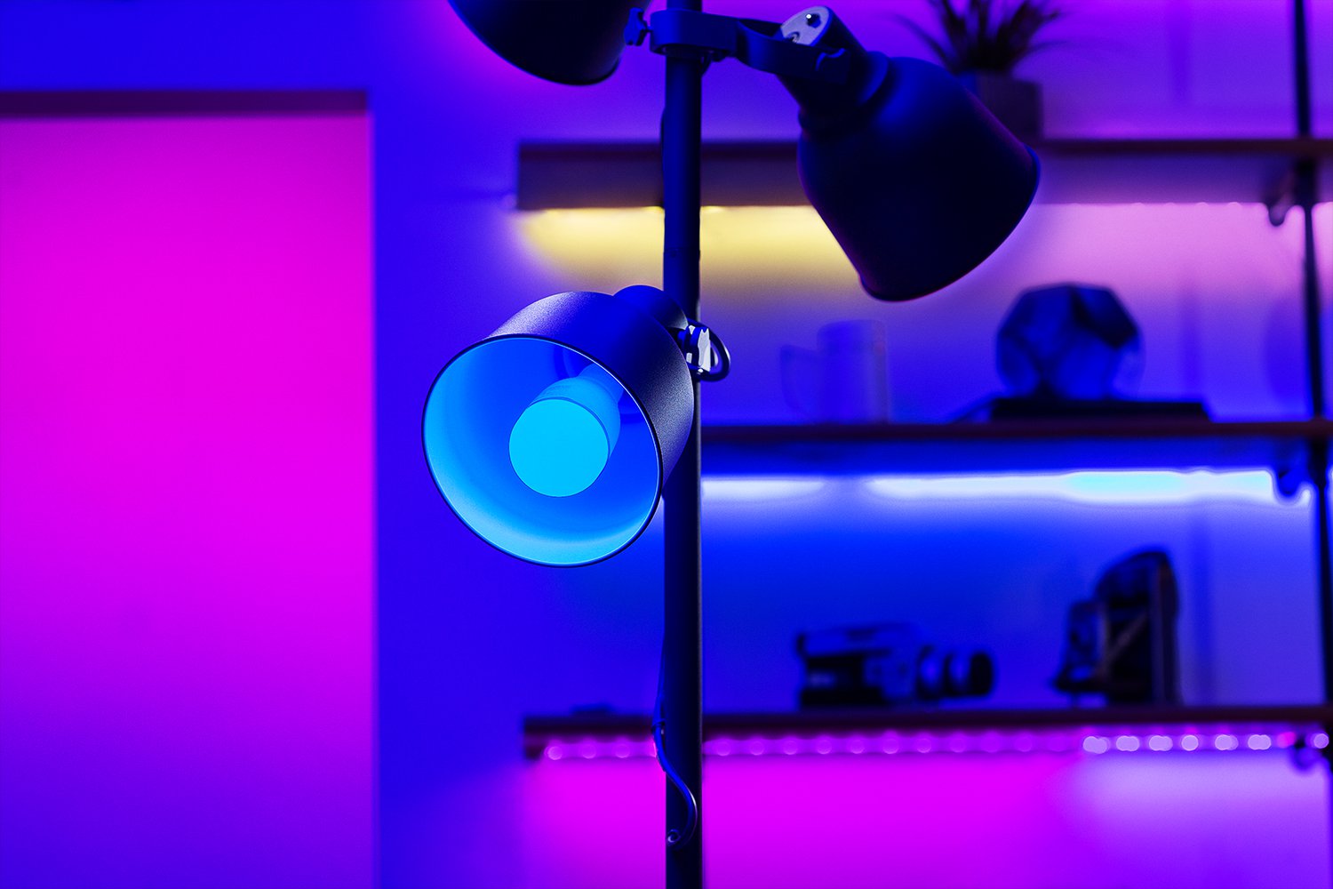 Razer Aether Light Bulb — Купить RGB-лампу для умного дома на Razer.ru